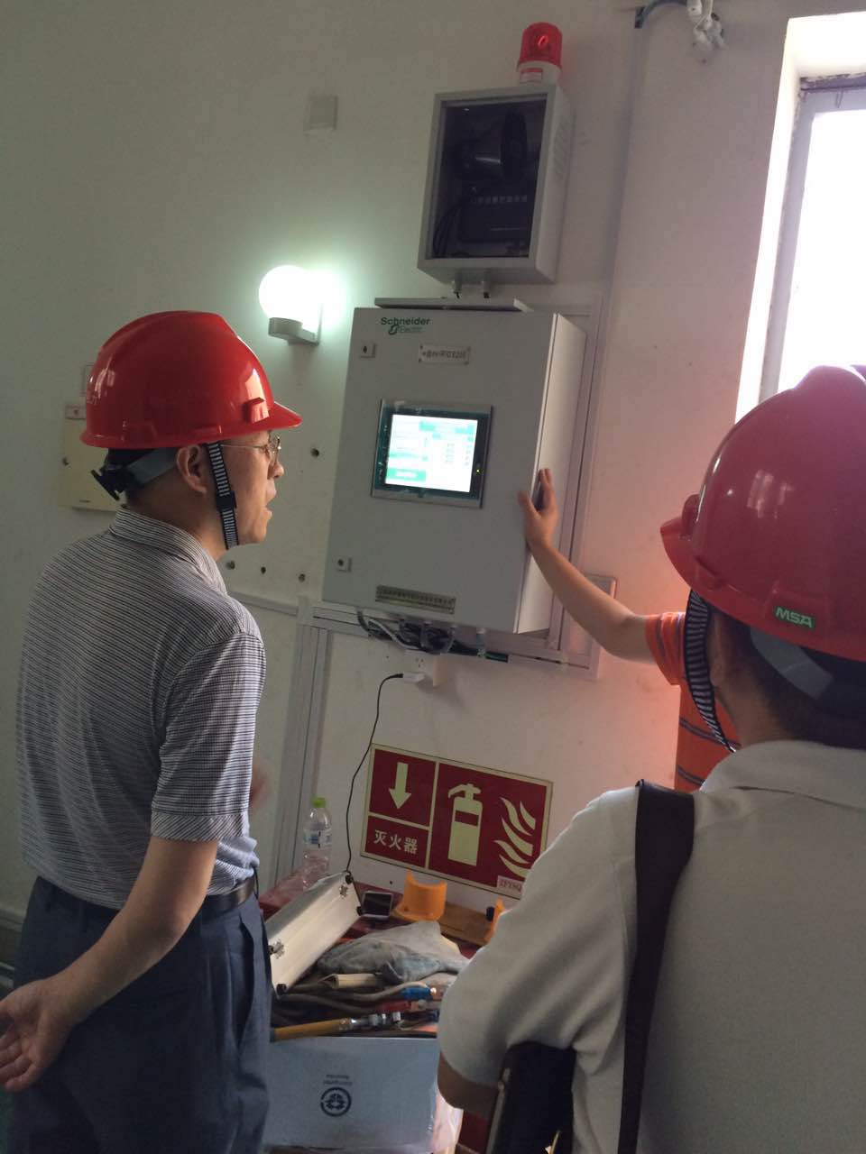 我司工業平板電腦入選施耐德配電站監控系統